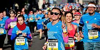 Красота среди бегущих, нет в марафоне отстающих!