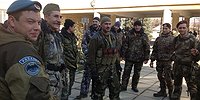 «Вежливым людям» с нашивками «Военная разведка РФ» на форме проголосовать в ДНР не дали — потому что не местные