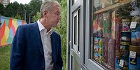 Ларечников выгоняют на улицу