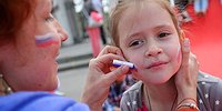 Праздник всей страны под барабанный бой