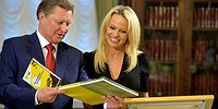 Кремль провел проверку по письму Памелы Андерсон