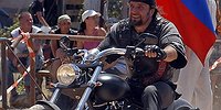 Или трусы надень, или крестик сними