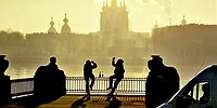Как «аптечный алкоголизм» покоряет Россию