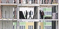 Стройки увязли в плохих долгах