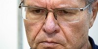 Обвиняется министр