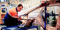 Заводы набирают кадры