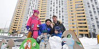 Жители пятиэтажек смотрят новые квартиры