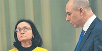 Рубль пал под давлением с двух сторон