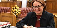 «Наша задача - чтобы людям было выгодно хранить деньги в рублях»