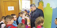 Впервые в России директором школы назначили православного священника и что это из этого вышло