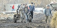Изолированная Россия: кто и зачем живет в деревнях и селах, куда ни пройти ни проехать