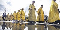 Деньги, кадры, послушание