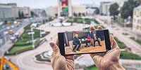 А батька бряцкает, да ест
