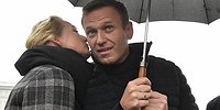 Алексея Навального сажают на измену