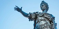 Монарх под видом демократа