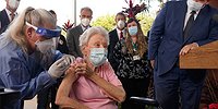 Молодым — вакцина, старикам — почет?