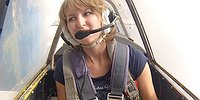 БЫТЬ МОЖНО ЛЕТЧИКОМ ВОЕННЫМ И ДУМАТЬ О КРАСЕ НОГТЕЙ