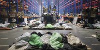 МИГРАНТЫ С БЕЛОРУССКОЙ ГРАНИЦЫ РВУТСЯ В РОССИЮ: «ХОТИМ МЫТЬСЯ»