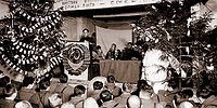 Несокрушимый и легендарный: Как отмечали праздник во время войны