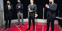 ЛЕВАНДОВСКИ – ЛУЧШИЙ ИГРОК, ТУХЕЛЬ – ЛУЧШИЙ ТРЕНЕР