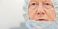 Комнату «отца приватизации» обследовали специалисты химзащиты