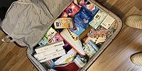 «ПРИВЕЗЛА ЧЕМОДАН ЛЕКАРСТВ И 15 ПАР КРОССОВОК»