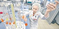 Экспериментальные лекарства обходят россиян