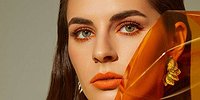 ЛИЗА ШАКИРА: «БЫВАЮТ ДНИ, КОГДА ХОЧЕТСЯ ОБЪЯТИЙ»