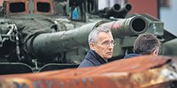 На все просьбы отвечает Йенс