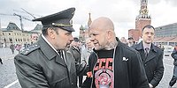 Один сбежал, другой в футбол играет, а третий фильм про СВО снимает
