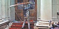 В майданных обстоятельствах
