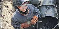 «Работы много, цех не бросишь — каждый мастер на вес золота»