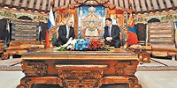 Двое в одной юрте