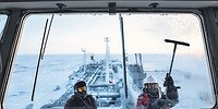 Свои берега перевалируют